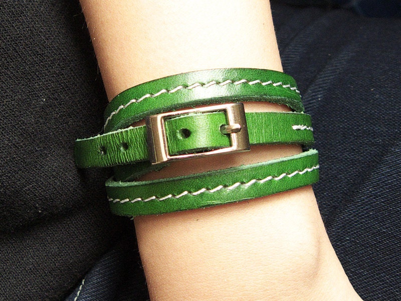 3 Circles Classic and Chic GreenLeather Wrap Bracelet With Silver Buckle