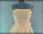 1950s Pale Yellow Prom Cocktail Formal Dress Size Small