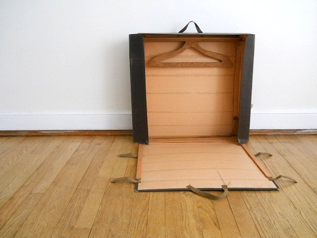 Vintage Poor Man's Suitcase, Luggage for Man, Suitcase Antique, Wooden Hangers, Neva Crease Luggage, Card Board Luggage
