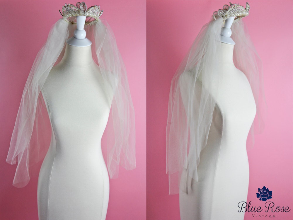 1940s ivory / 40s ivory / 1940s Ivory Crown Veil
