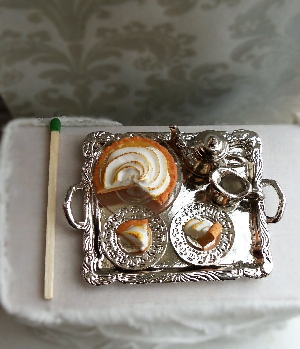 Lemon Meringue Tart 1/12 Scale Dollhouse Miniature Food