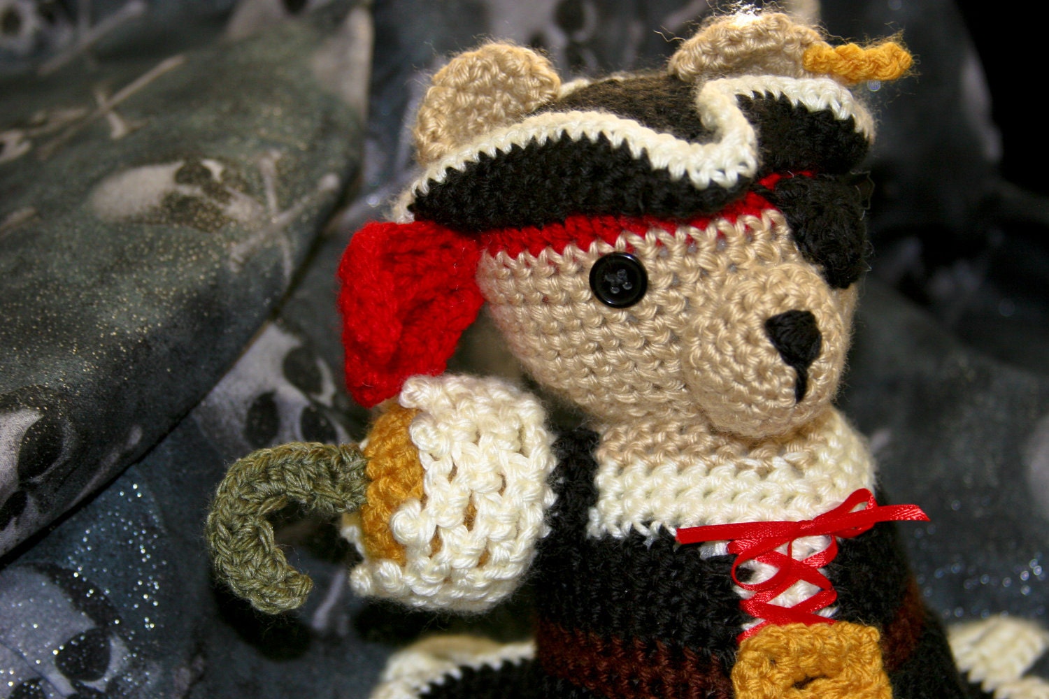 Pretty Pirate Wench Bear - Amigurumi Crochet Pattern