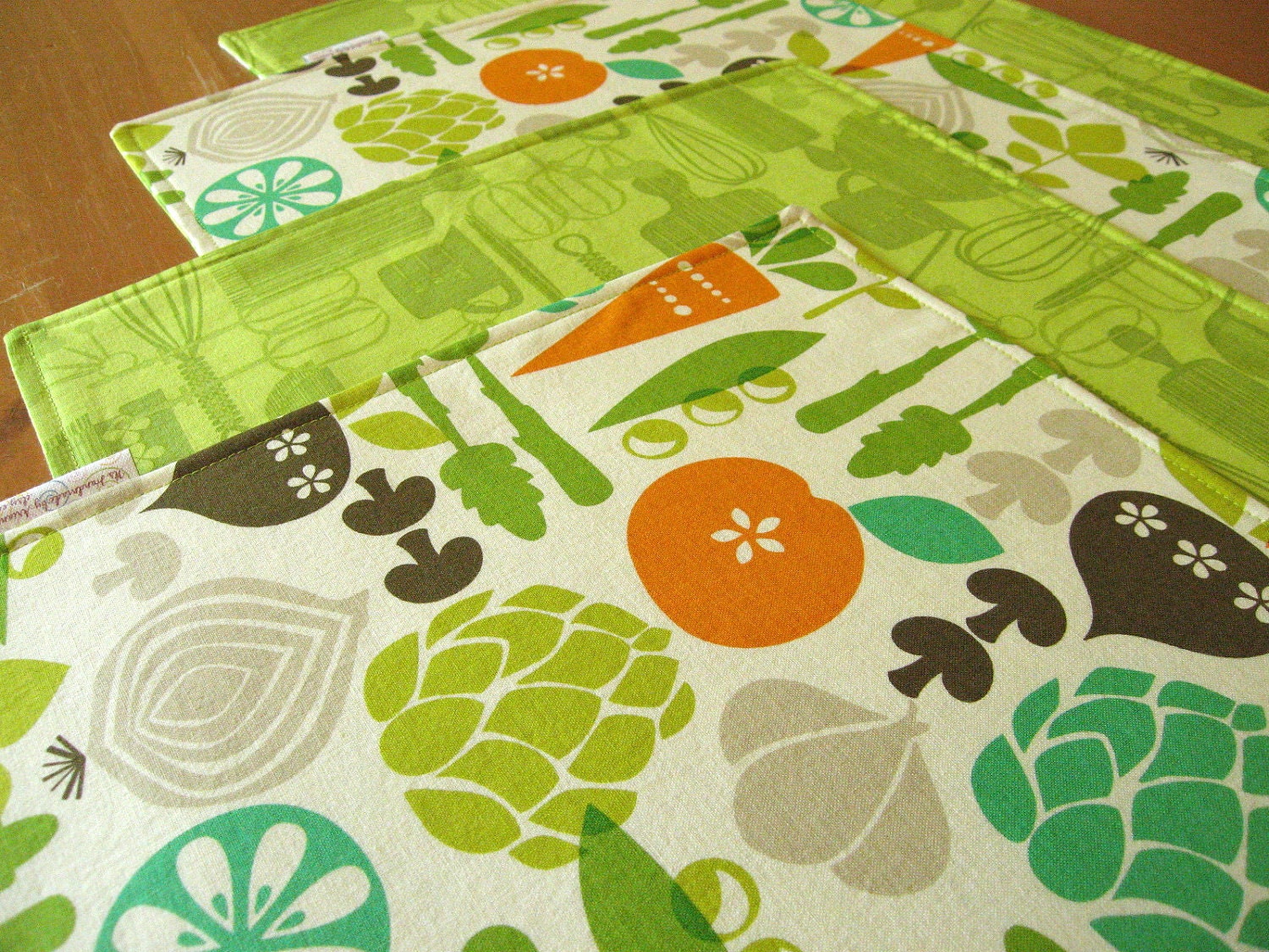 Garden Vegetable Placemats (4) with Carrots, Beets, Asparagus, Peas, Artichokes on a Natural Background -  Kitchy Kitchen Fabric - ItsHandmadebyArianne