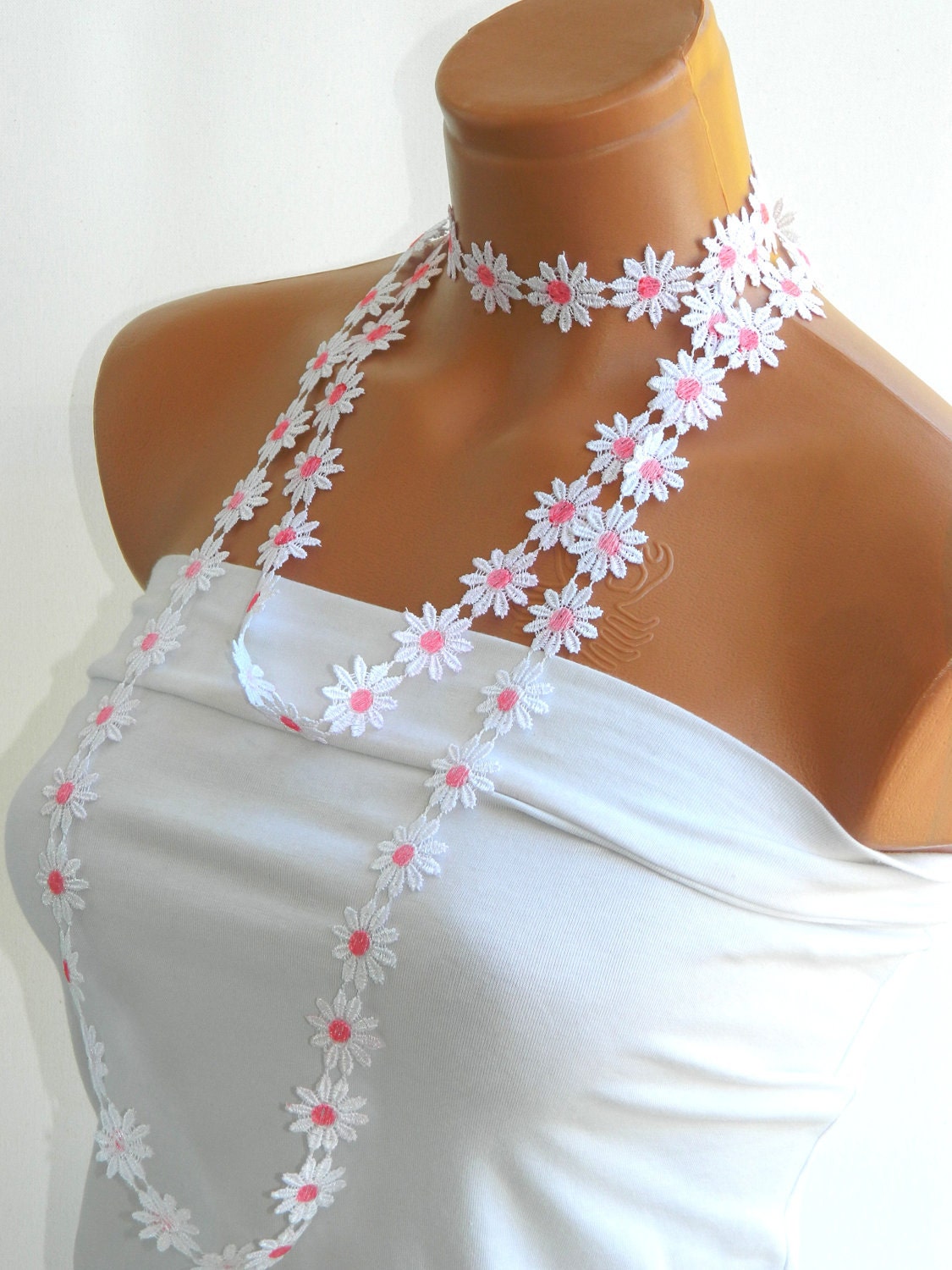 Summer Fashion lace necklace, infinity white,daisy necklace, guipure scarf, floral necklace, romantic, elegant, wedding necklace