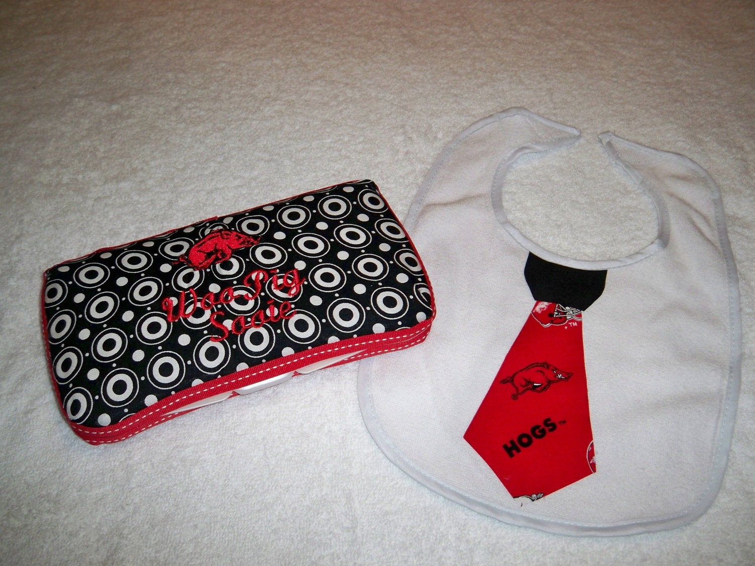 Arkansas Razorbacks Tie Bib & Woo Pig Sooie Travel Wipe Case Baby Gift Set