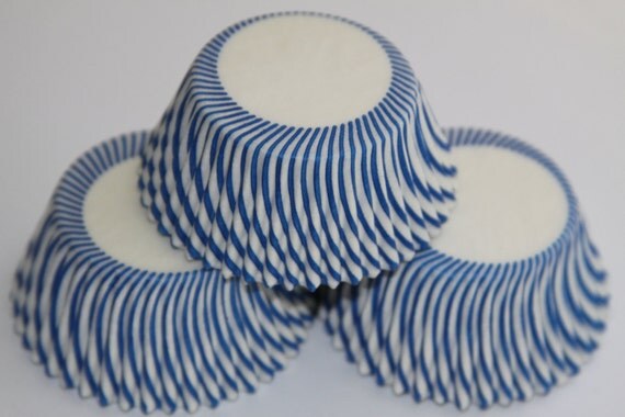 50 White and Blue Circus Striped Baking Liners Il_570xn