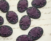 10 unset flower bouquet cameos - Purple on black