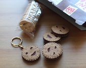 Small & beautiful Biscuit keychain/ Porte clé Biscuit pour les fanas du goûter