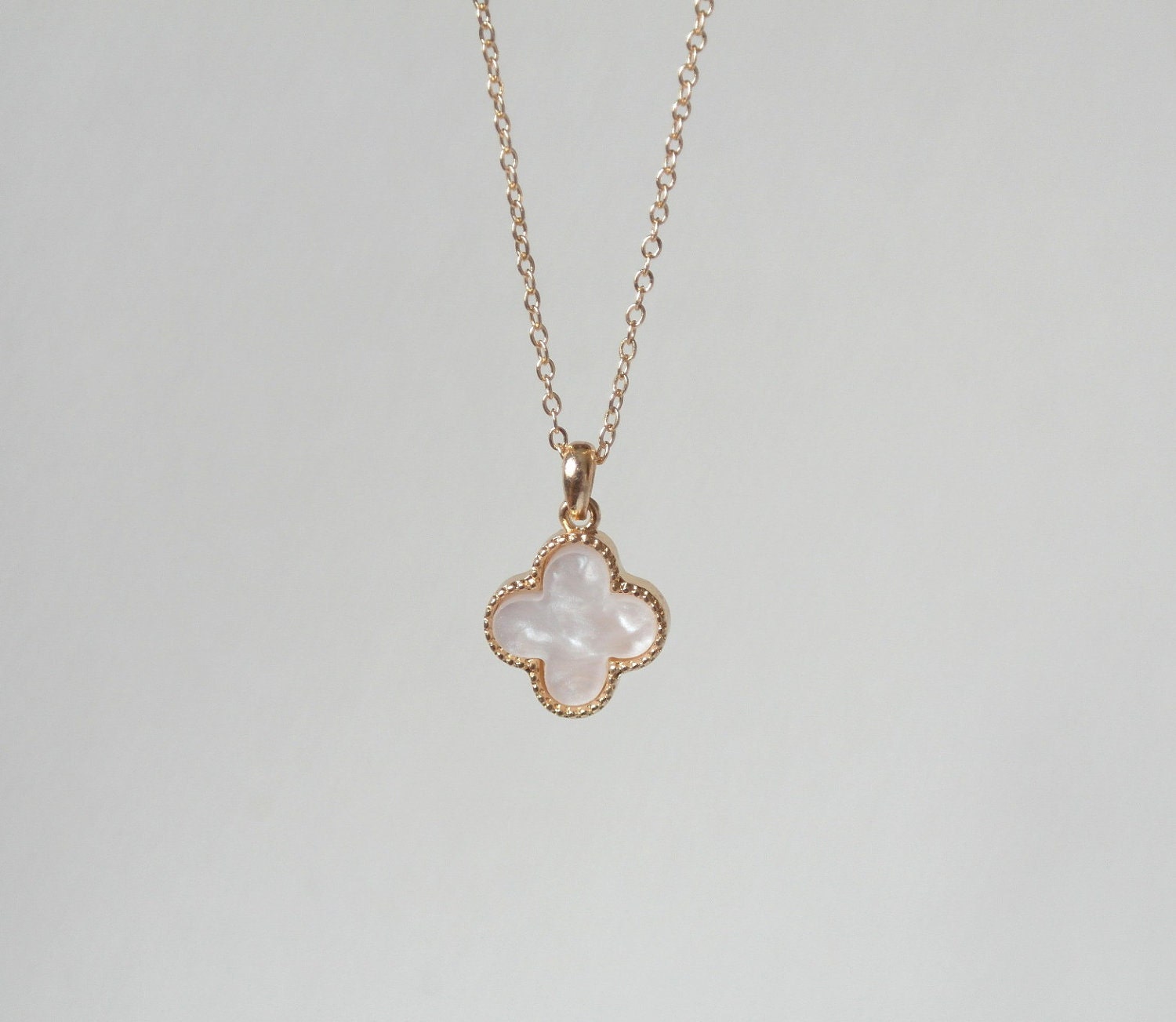 Delicate simple everyday alhambra ivory clover necklace