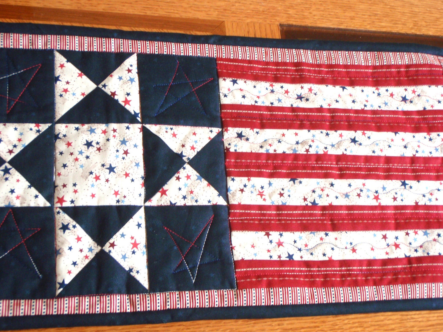 QUILT AMERICANA table runner JULY 4th, Memorial day, Flag Day, Veterans Day quilted decor
