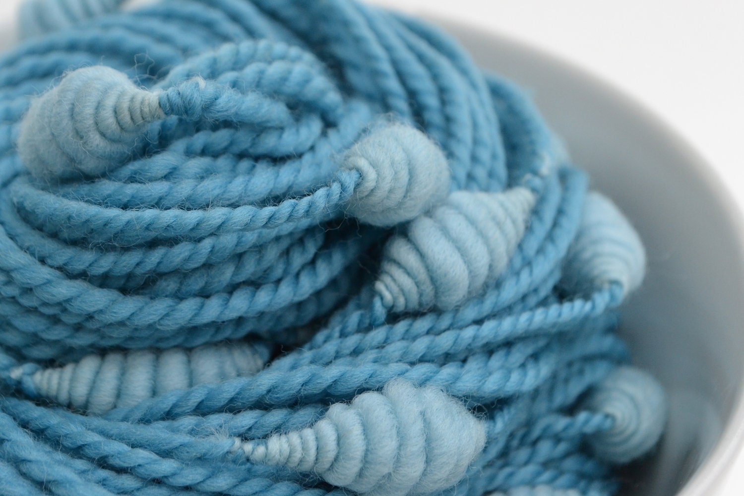 Glacier handspun beehive art yarn - 55 Yards