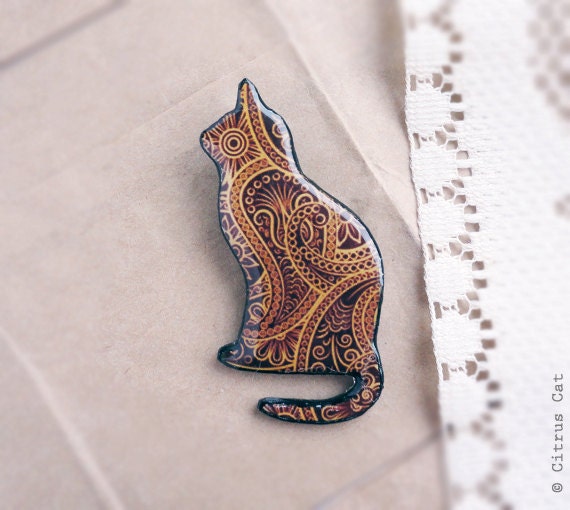 Cat brooch with Indian paisley pattern is facing Left - animalistic brooch. Brown, Coffee, Paisley, India, Tribal, Vintage, Abstract
