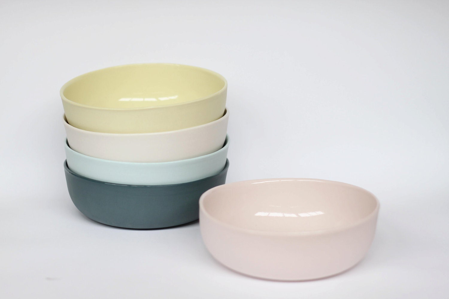 nesting bowl medium - porcelain (cherub pink colour)