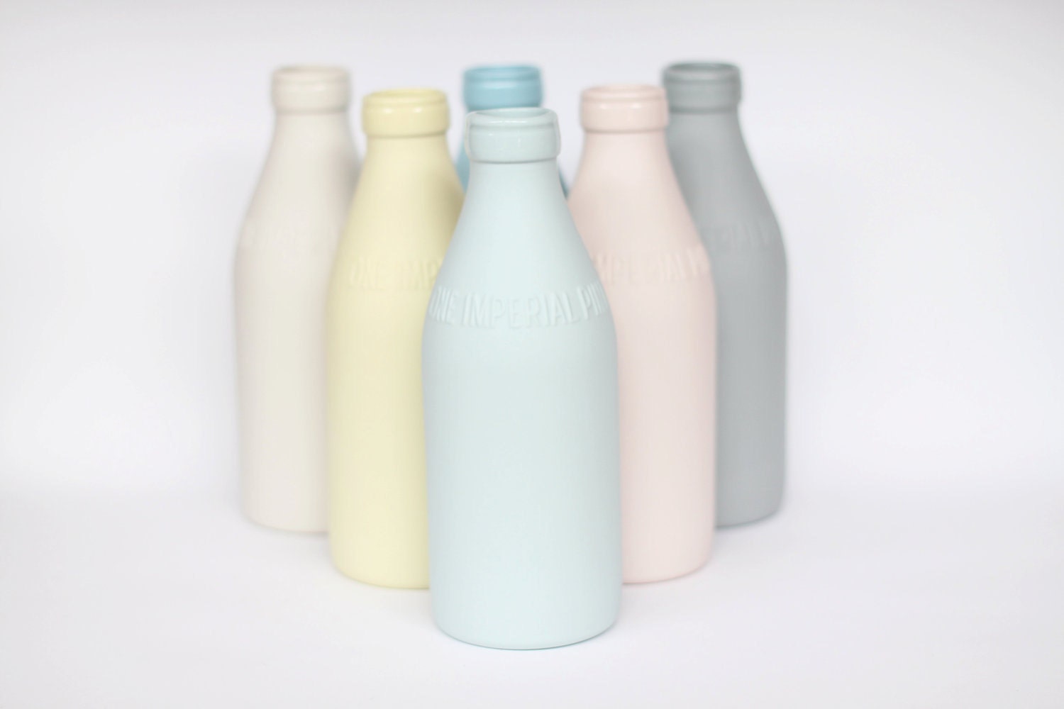 porcelain replica vintage milk bottle : milk colour