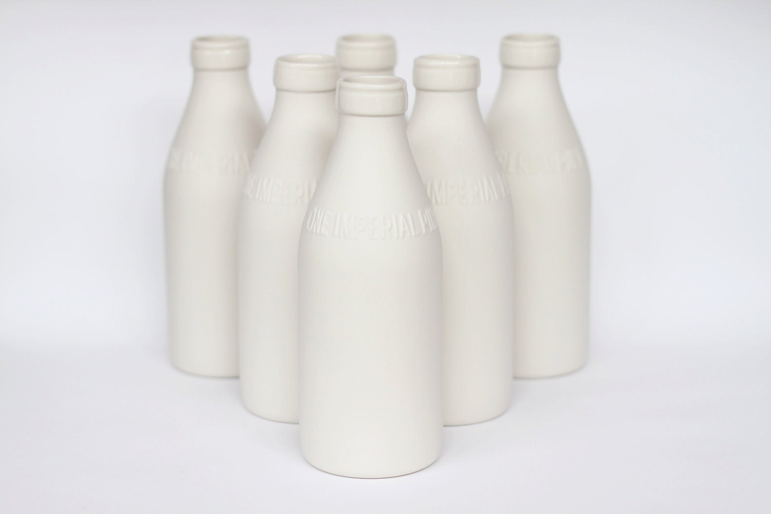 porcelain replica vintage milk bottle : milk colour