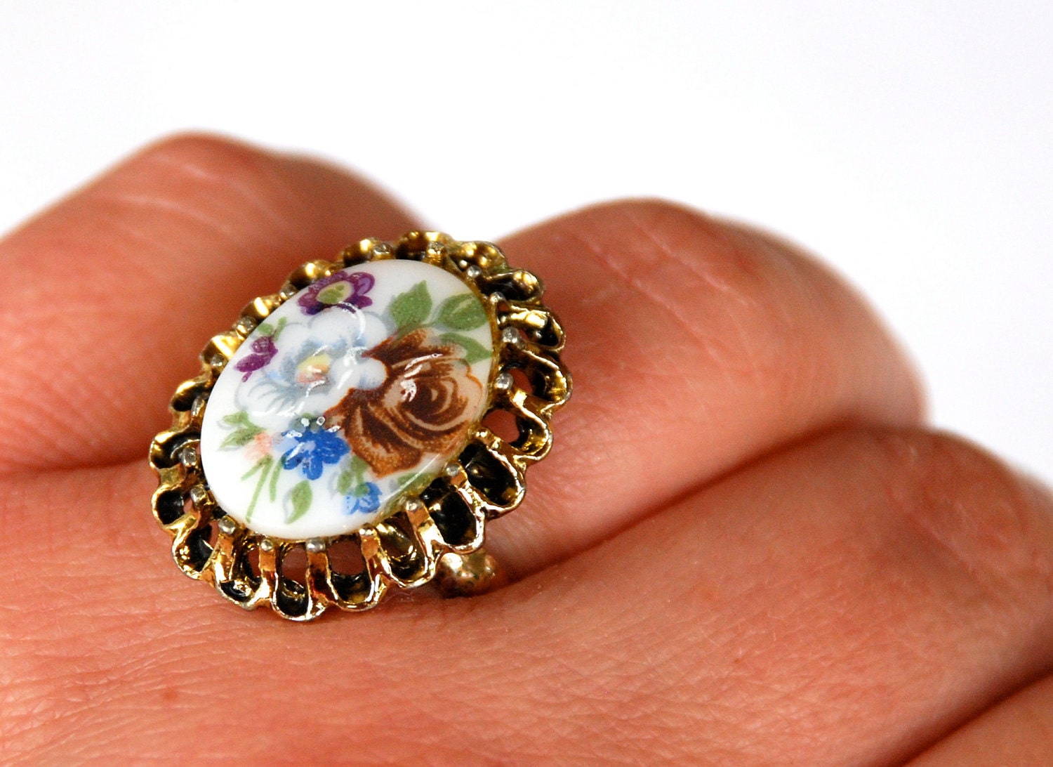 Vintage Adjustable Ring Oval White China Cabochon Painted Flowers Gold Tone Filigree 1960's // Vintage Jewelry