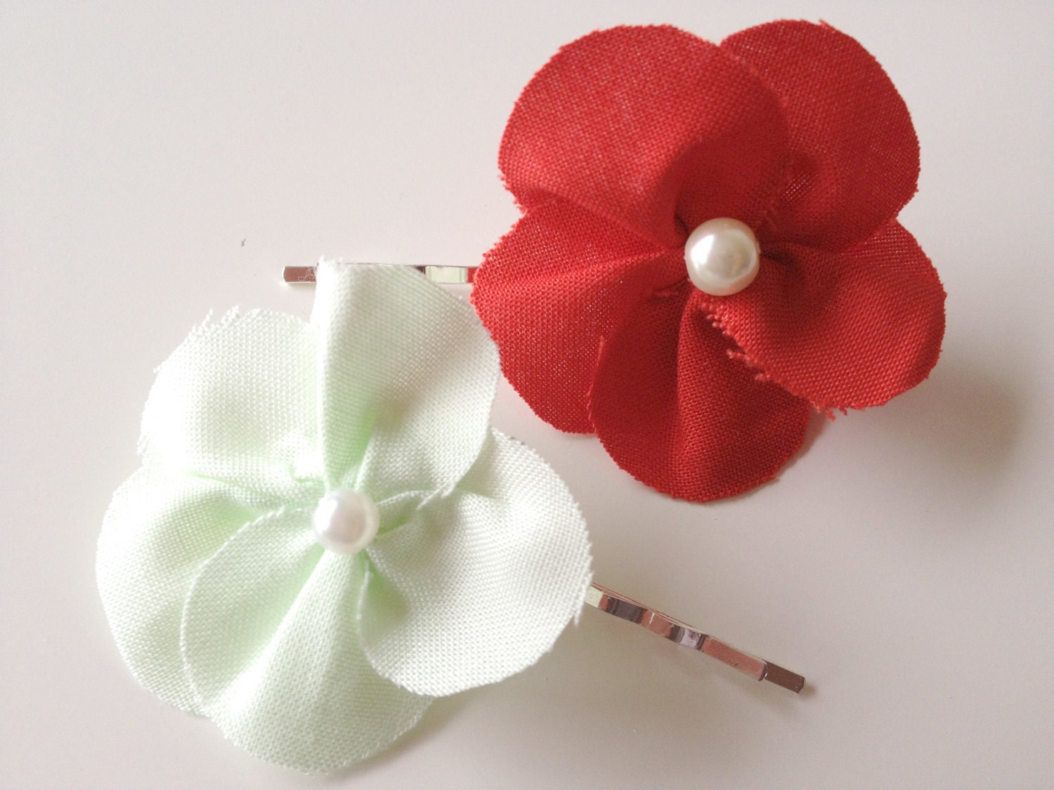 Cotton magnolia bridal hairpin duo, Weddings, Bridesmaid Flower girl hair clips