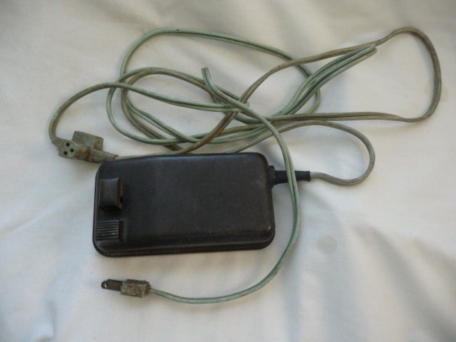 Vintage Bakelite Electric Foot/ Leg Pedal Singer Sewing Machine Replacement