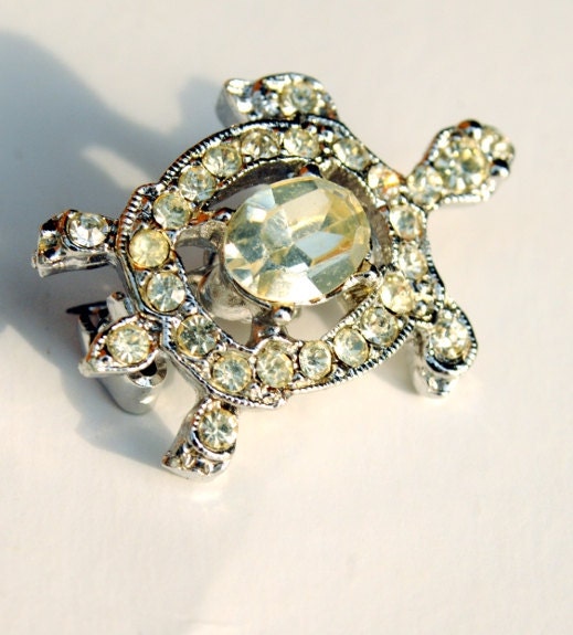 VIntage Jewelry, Small Crystal Turtle Pin, Silver Rhinestone Brooch