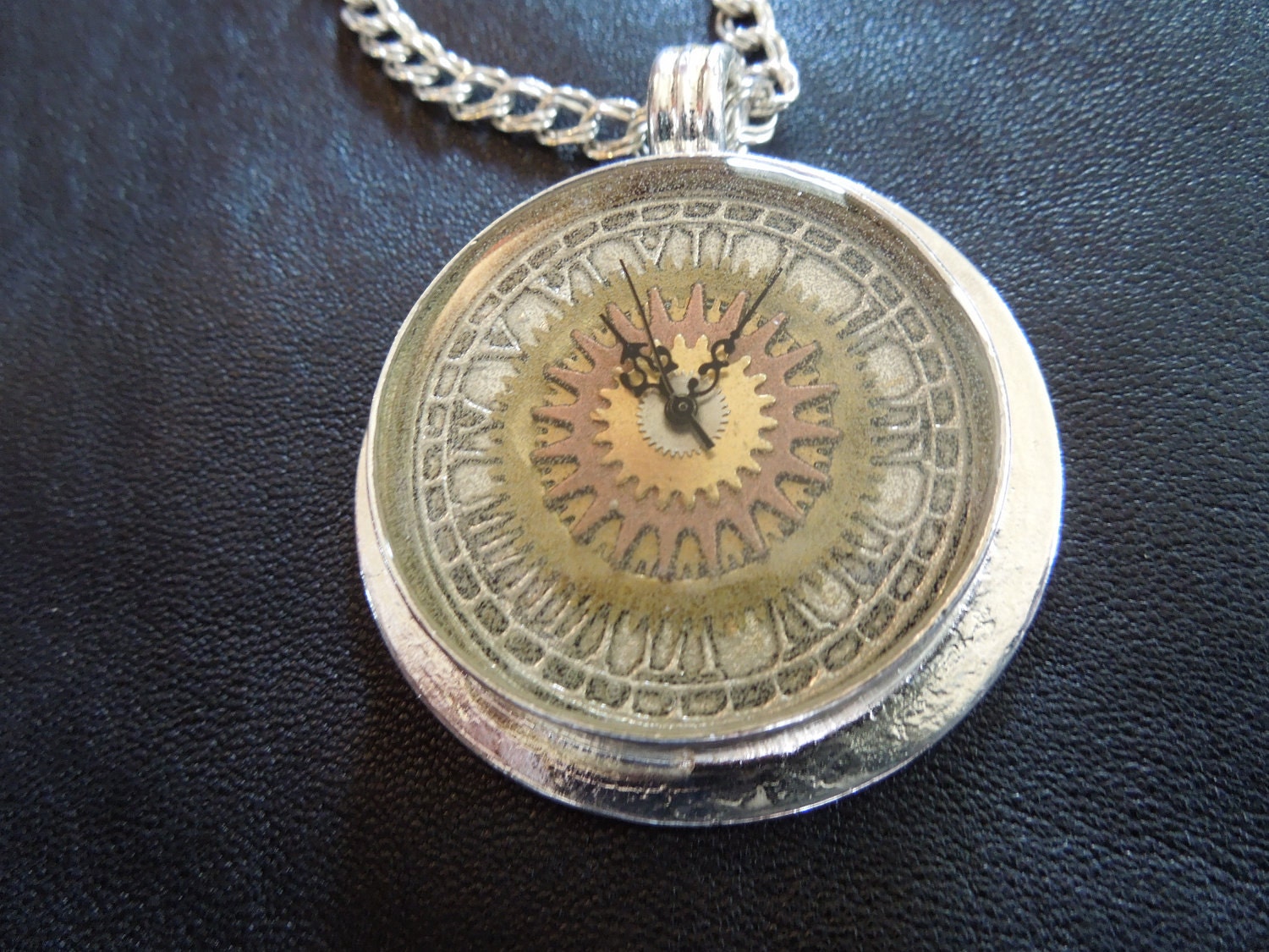 Big Ben - Victorian Steampunk Clock Gear Resin Necklace