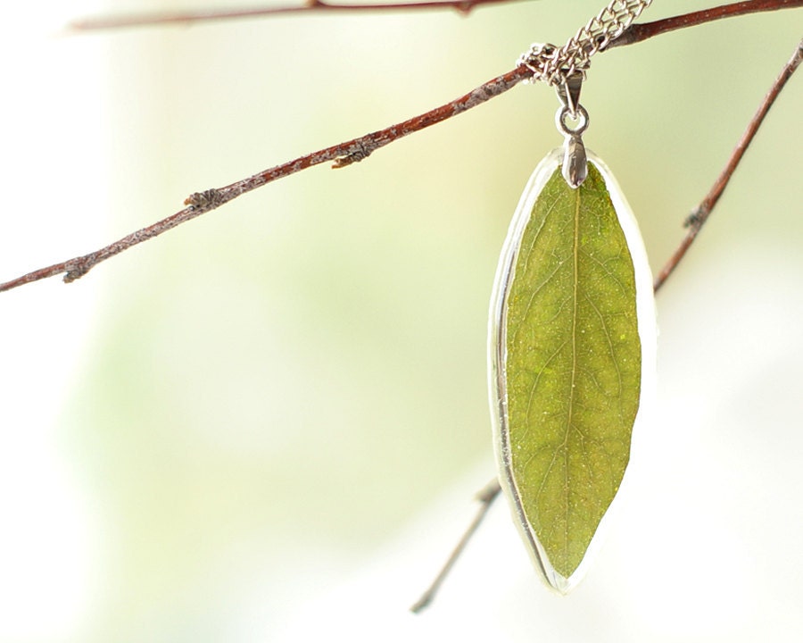 Real leaf resin necklace - Green handmade pendant jewelry - Lonicera tatarica