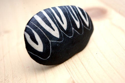 Ceramic ring, black and white organic design