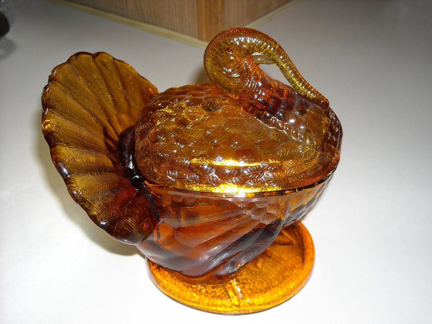 L.E Smith 1940s Vintage glass turkey candy dish by yvonnesilveus