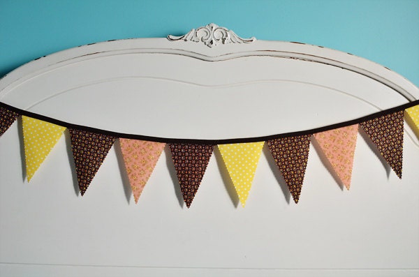 Earthy - Vintage Bunting Banner with 12 Flags