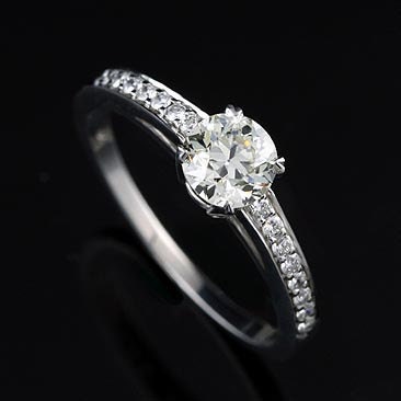 Vintage Style Diamond Engagement Ring 18KW Gold