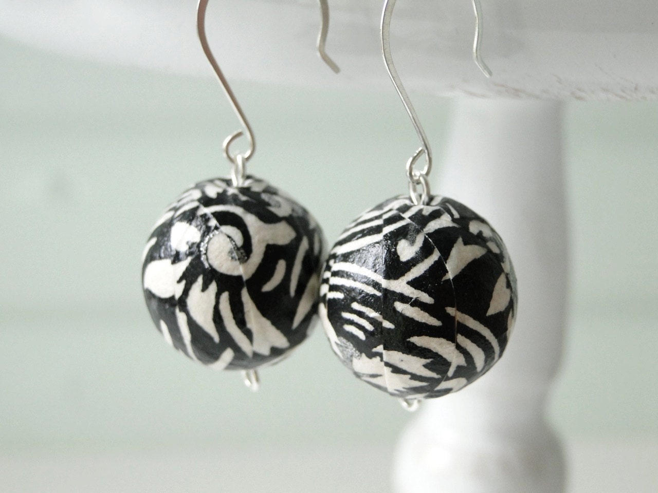 Earrings Black and White Round Japanese Chiyogami Paper Beads - PrettyKiku