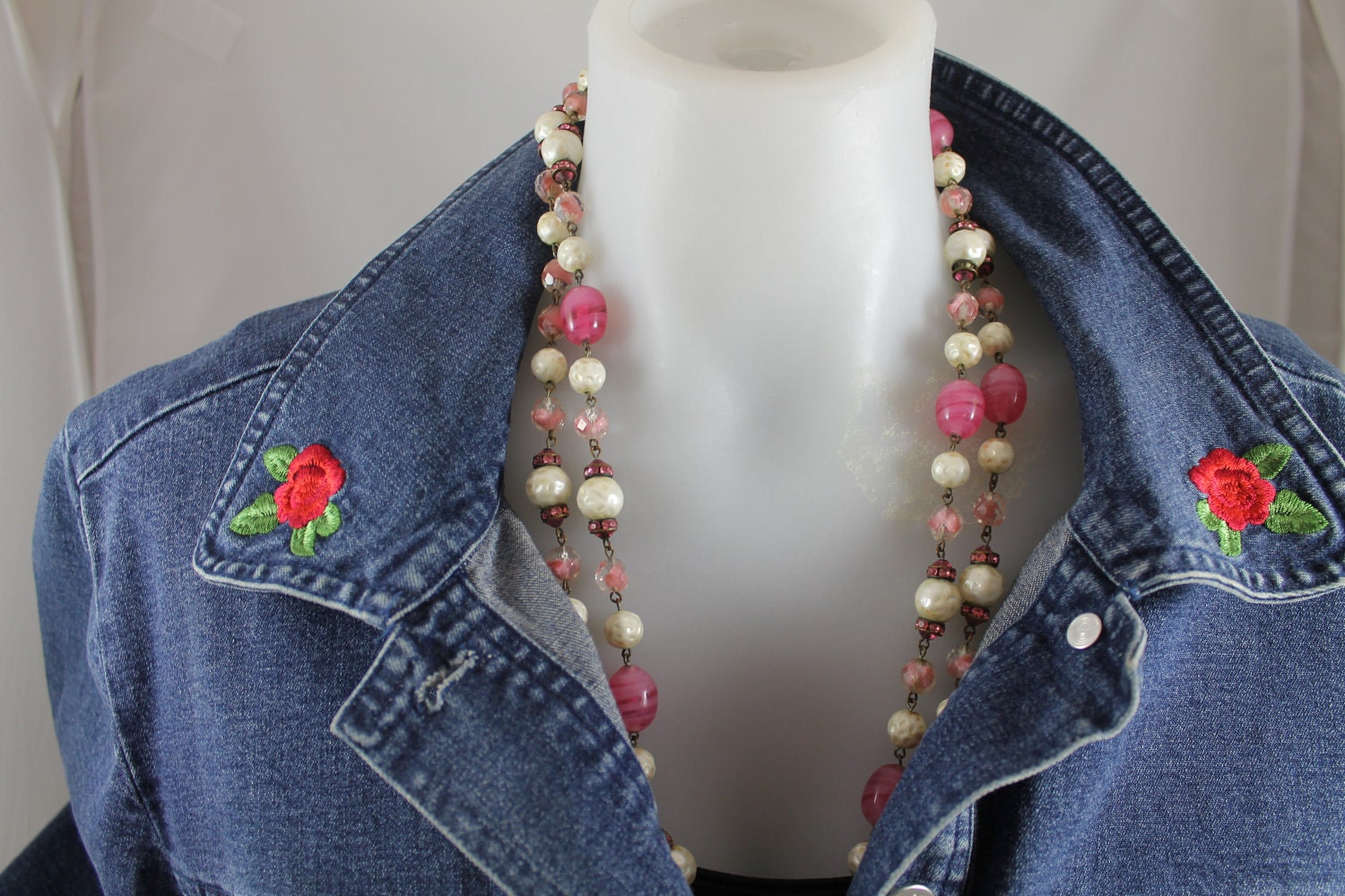 Vintage Venetian glass necklace 56" long flambe' pink and white