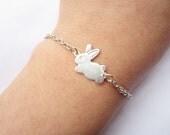 bracelet---silvery super lovely little rabbit pendant & antique silver chain