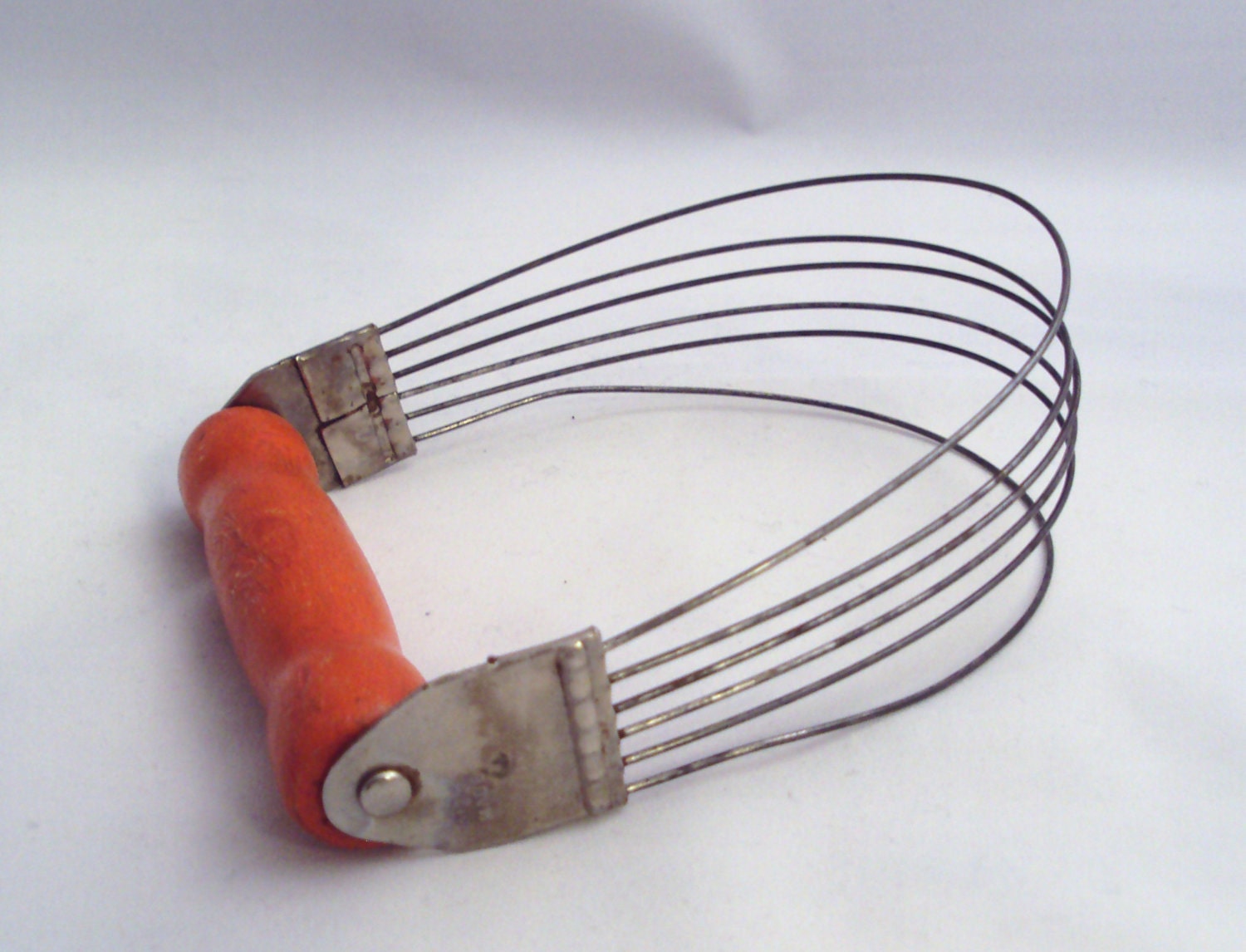 Vintage Androck USA Wire Pastry Dough Cutter Red by maxhappyfeet