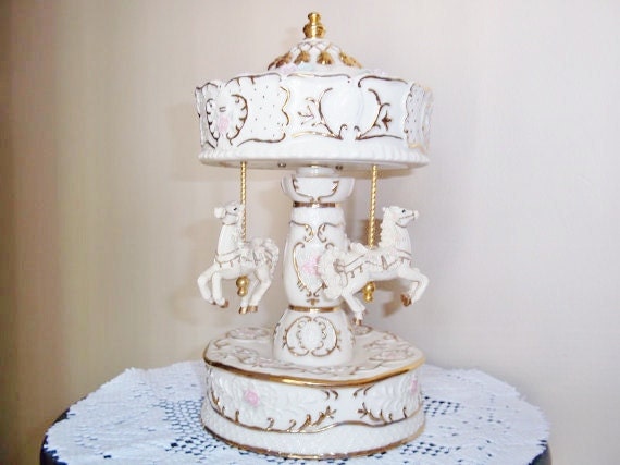 Ornate Horse Carousel / Plays Greensleeves