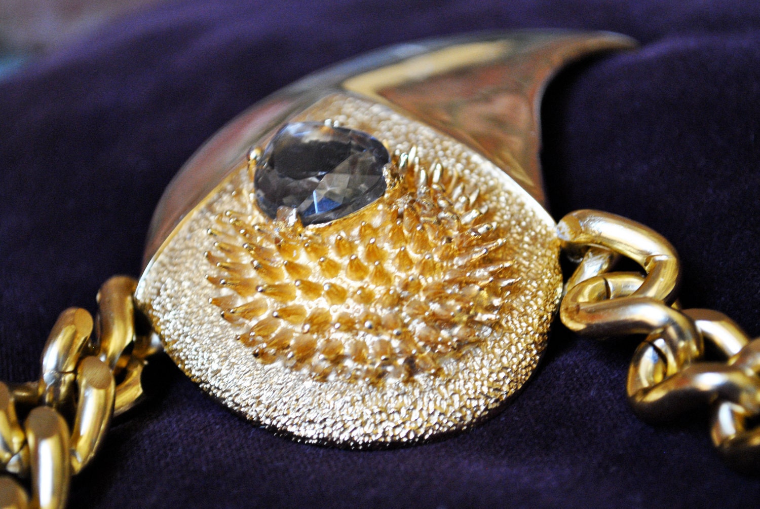 VINTAGE  RUNWAY NECKLACE