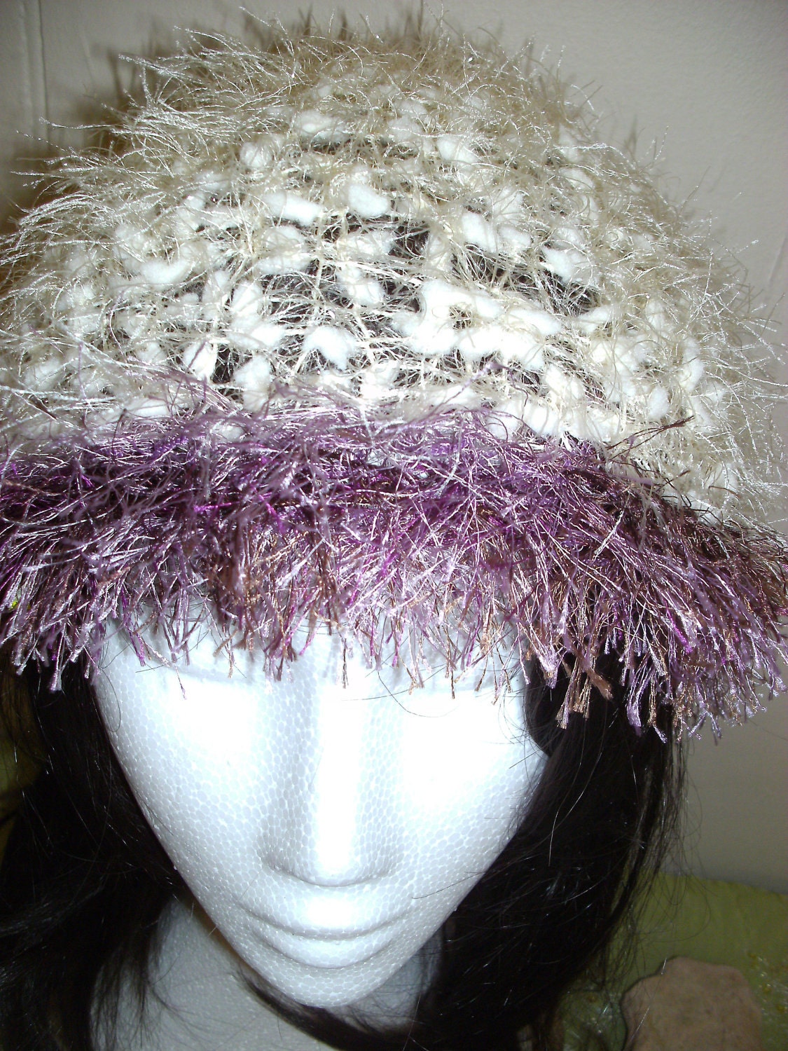 BLIZZARD ACRYLIC SNUG
