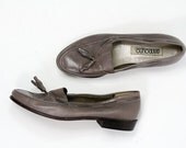 Size 5.5 1970s Vintage Bandolino Kiltie Loafers, Dove Grey