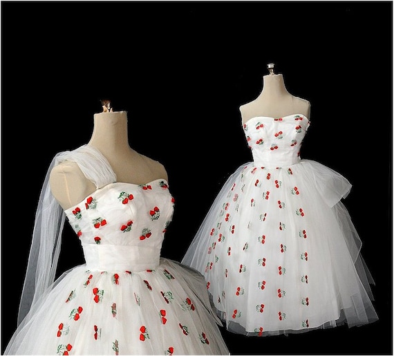 Vintage 1950s Strapless Tulle Wedding Dress, Embroidered Strawberries XS