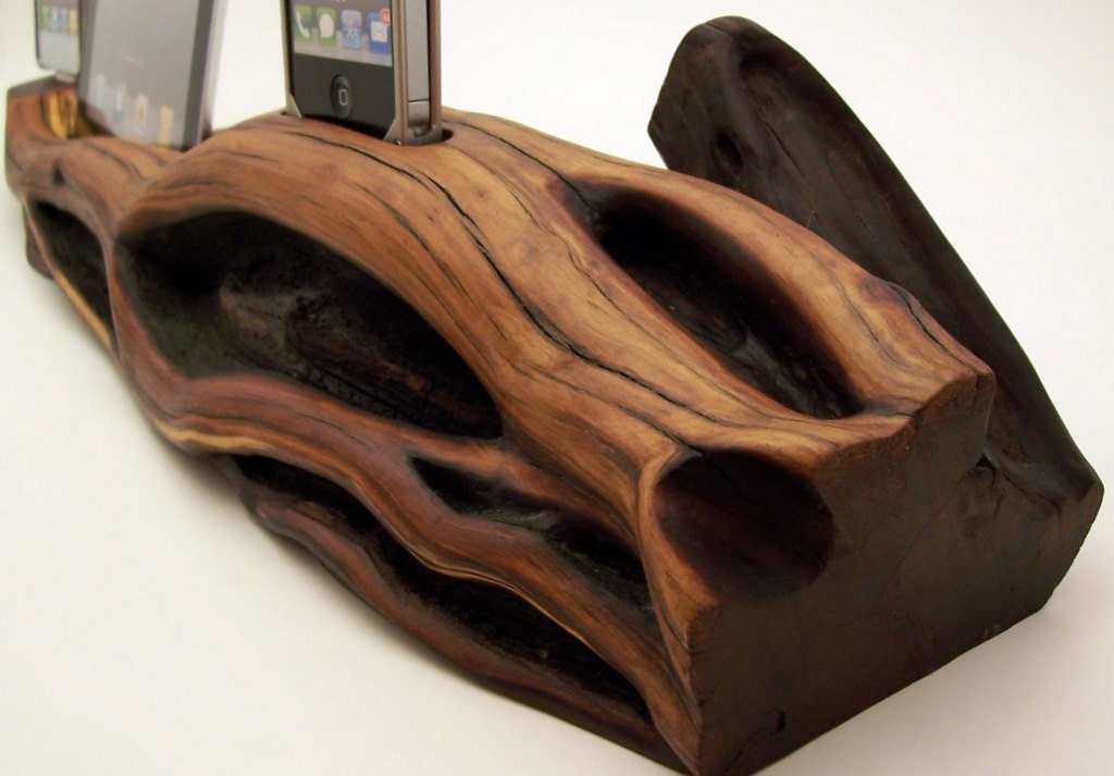 Dual iPhone Dock with iPad Dock ICN202