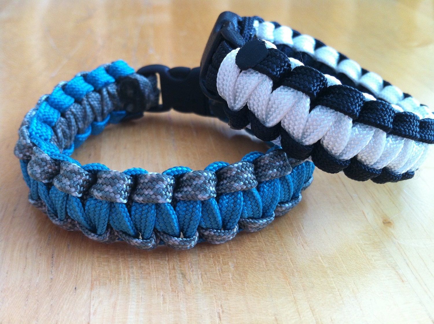 Double weave paracord bracelet