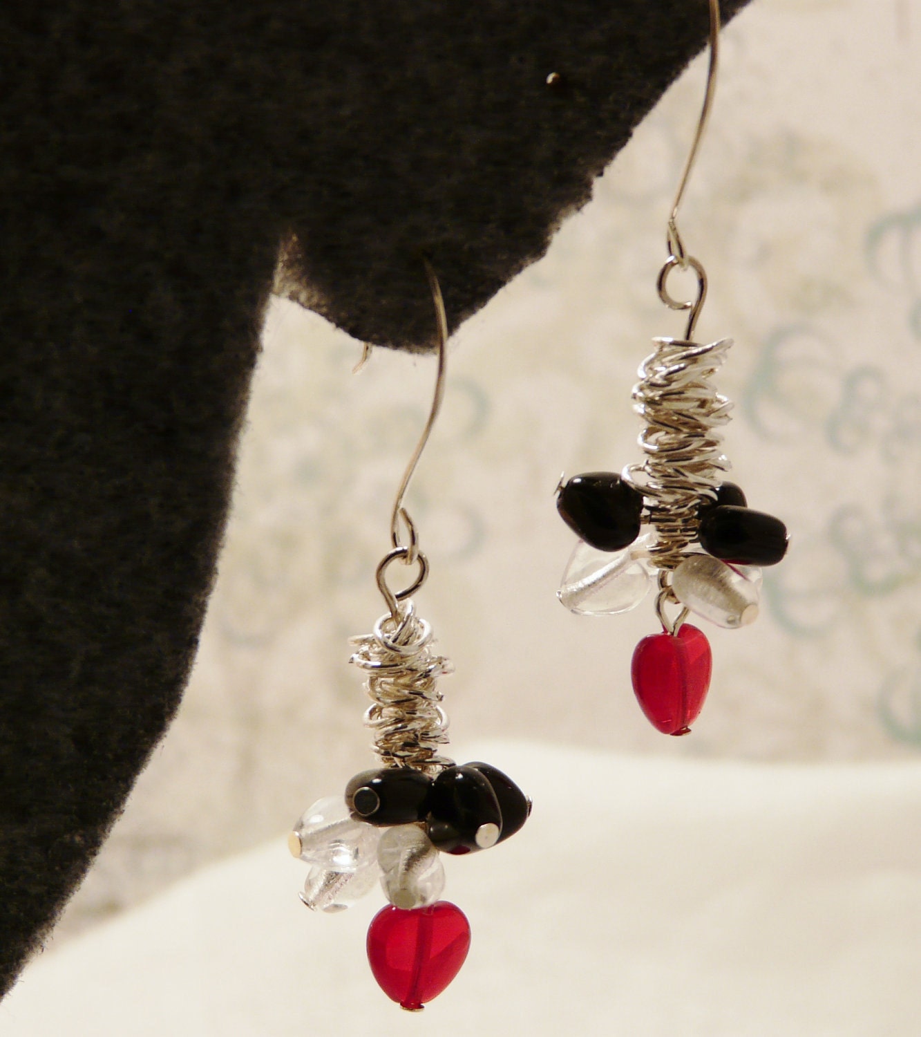 Valentine hearts beaded dangle style earrings