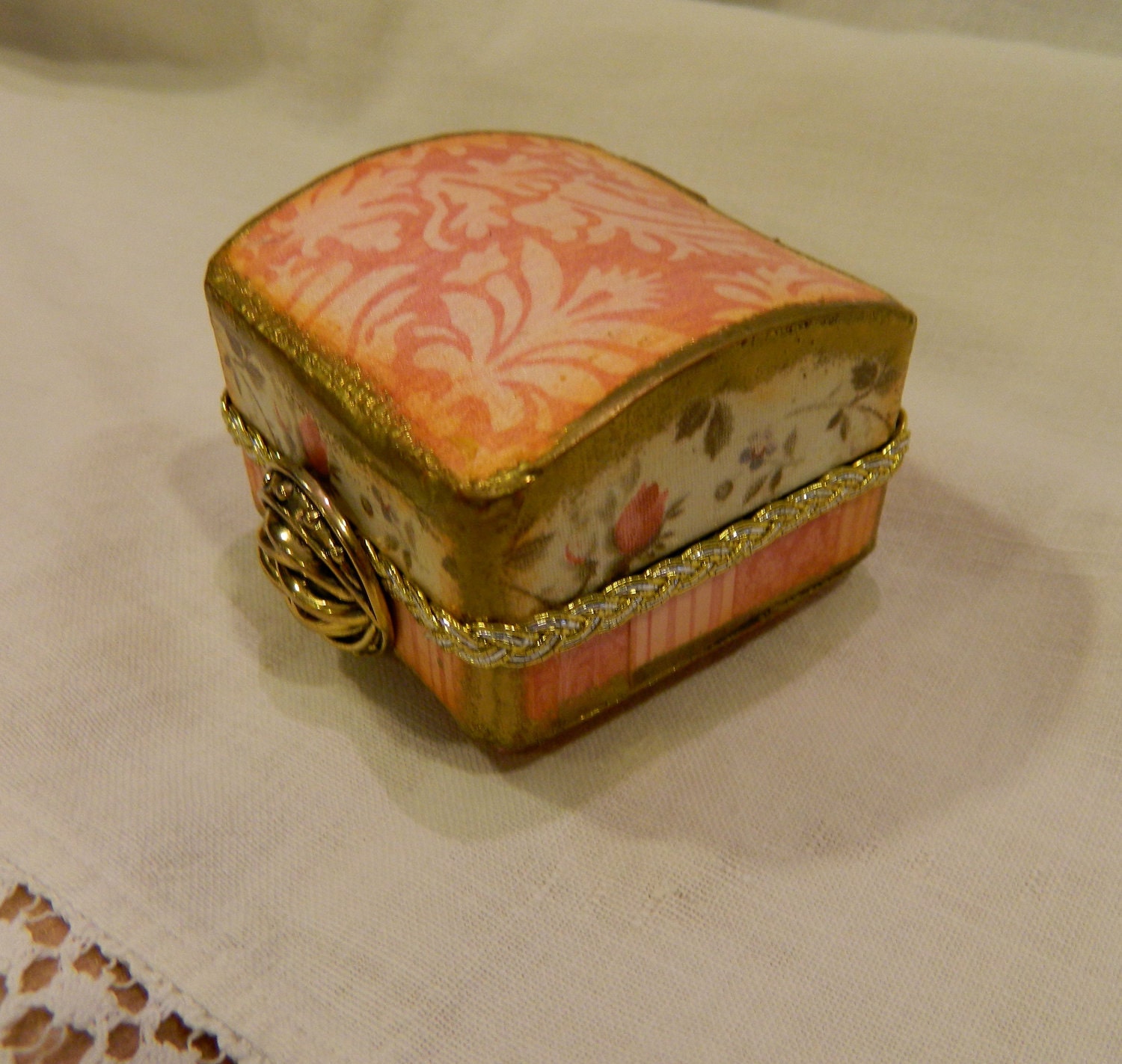 re gifting box altered art altered jewelry box Heirloom keeper vintage inspired pink and green rosebuds presentation box