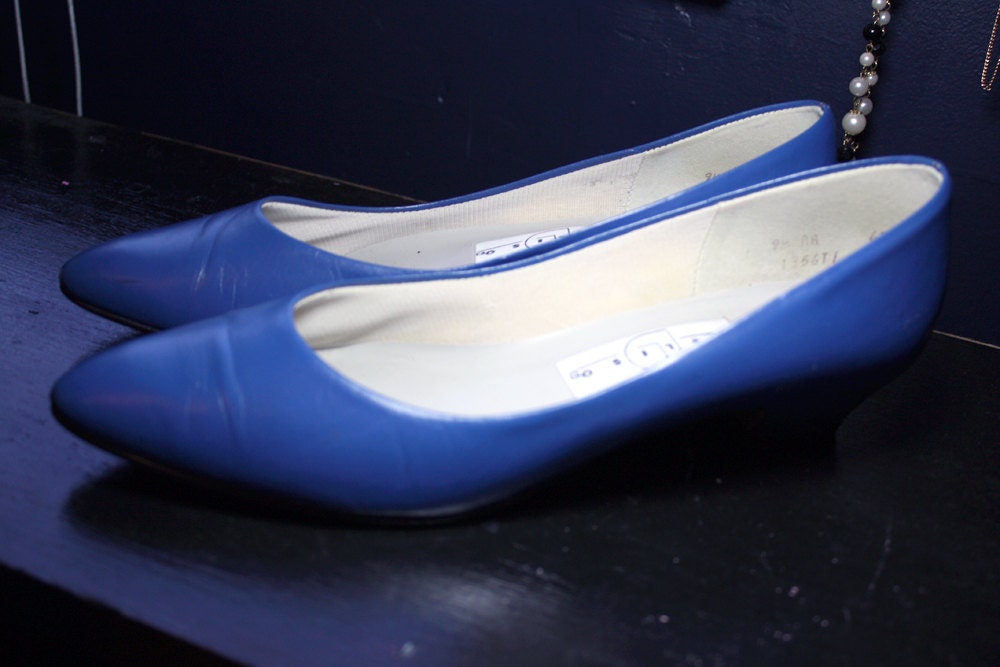 Vintage Royal Blue Deliso Kitten Heel Shoes Size 9.5