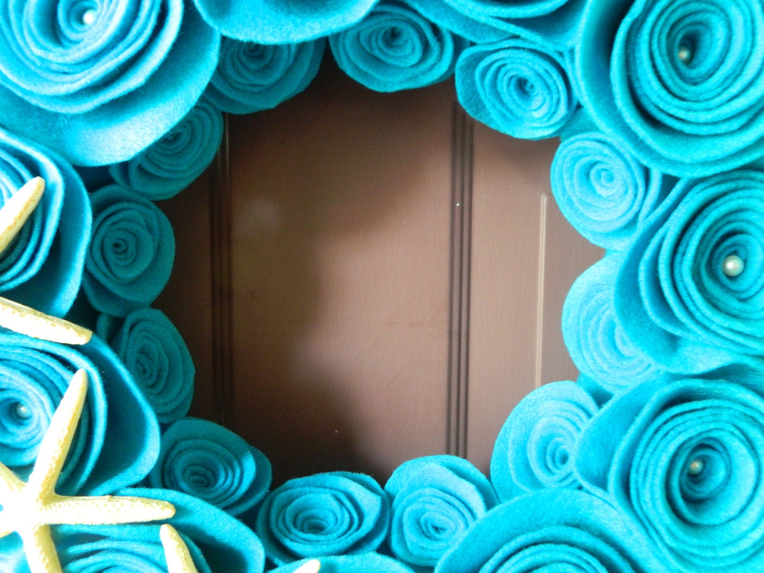 Turquoise Wreath, Summer Beach Wreath Made with Felt, Pearls and Starfish