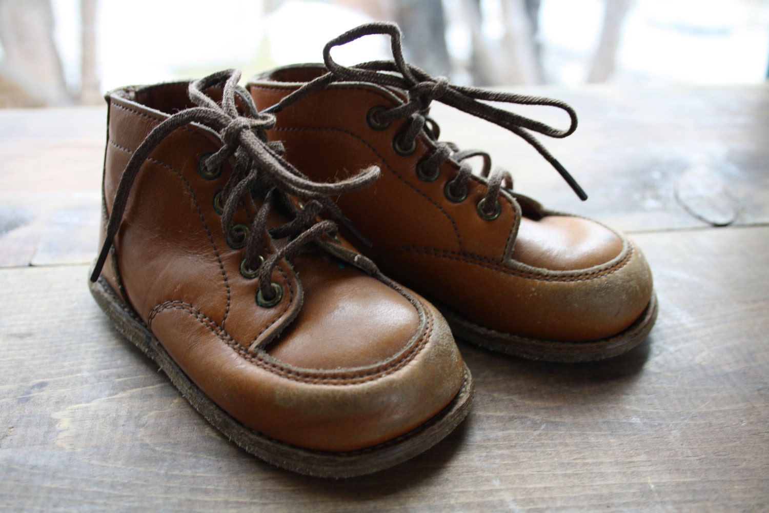 Vintage baby boots / shoes /brown leather / size 2.5 / shower gift, nursery decor, photo prop