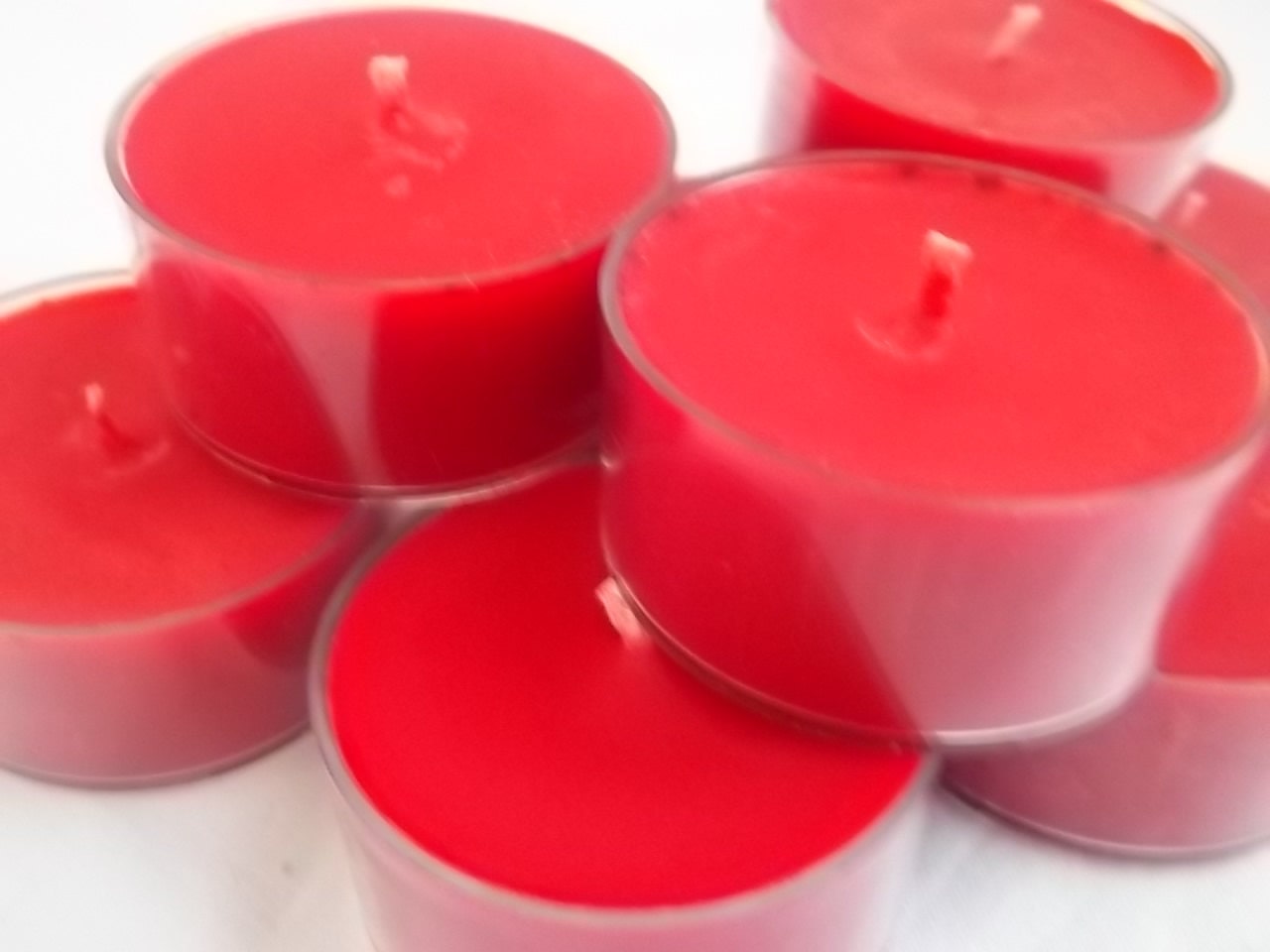 Tea lights - 8 Soy scented Tea lights - Red Strawberry Cheesecake Candles
