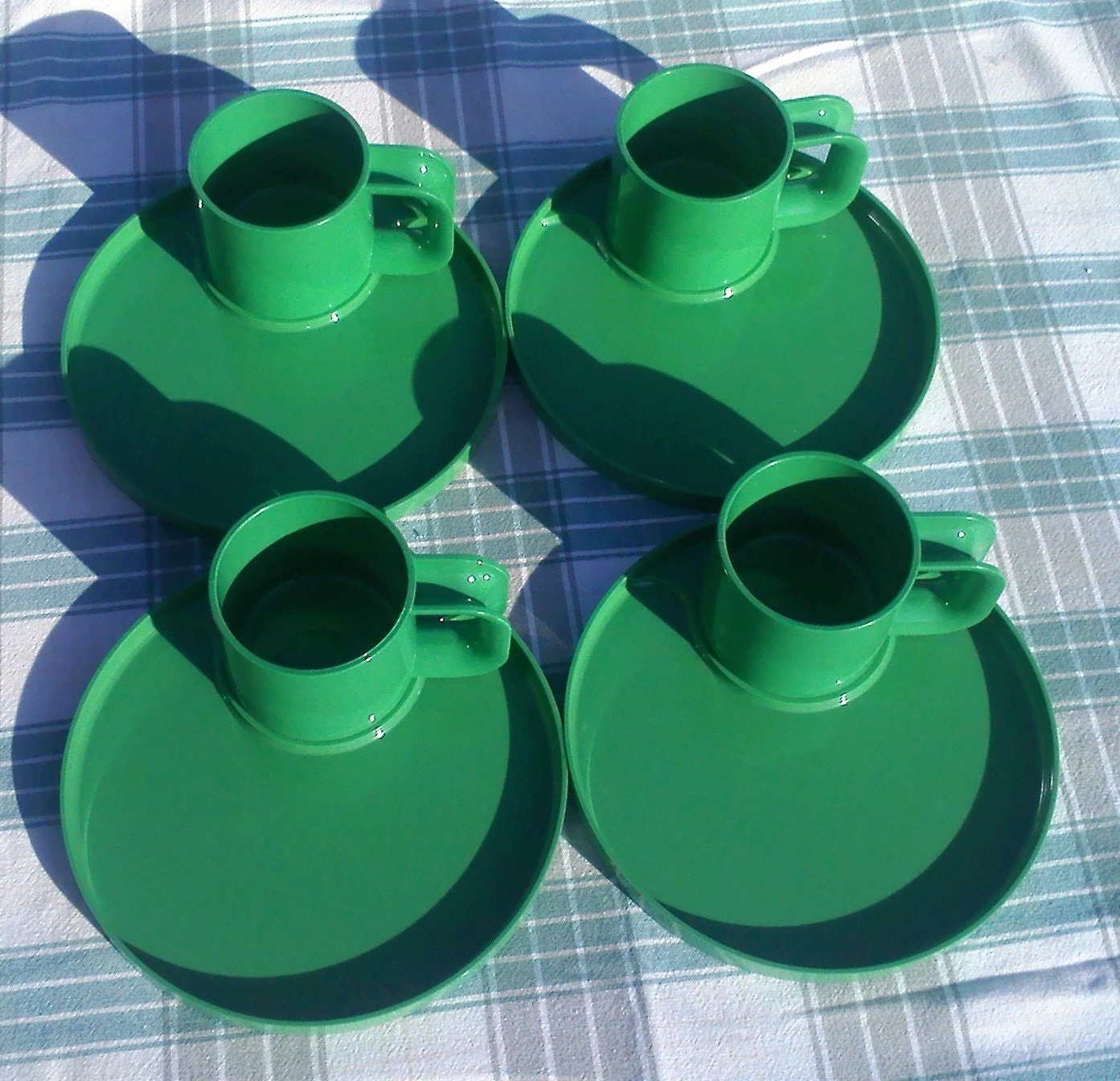 1970s Vintage Plastic Stackable Picnic Cups and Plates