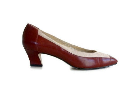 Vintage Etienne Aigner canvas and leather heels 8M