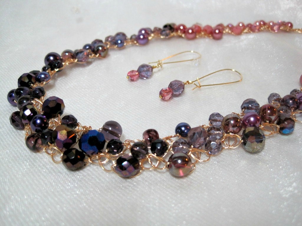 Beaded Wire Crochet Necklace in Rose and Purple Ombre, handmade bead jewelry