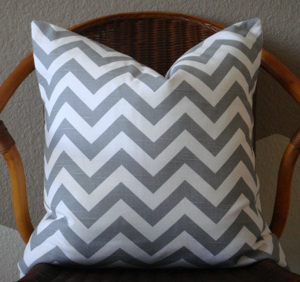 Zig Zag 20" Chevron Pillow Cover (Ash/White)